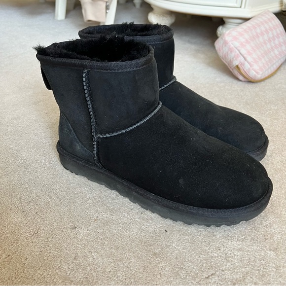 Ugg Classic Mini Boots Black Size 9 - Picture 1 of 6